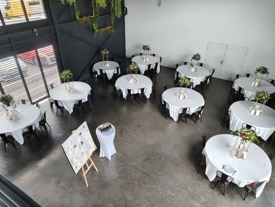 verriere-vue-du-dessus-tables-rondes-le-recept
